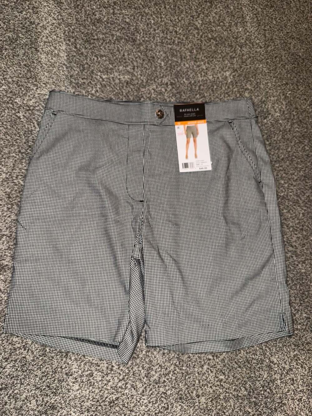 Rafaella Women's 7" Stretch Short Size 12 Black